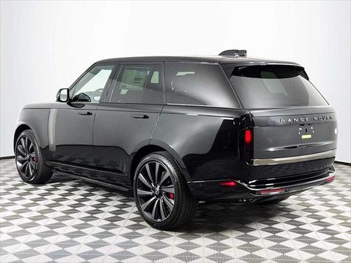 2025 Land Rover Range Rover P615 SV
