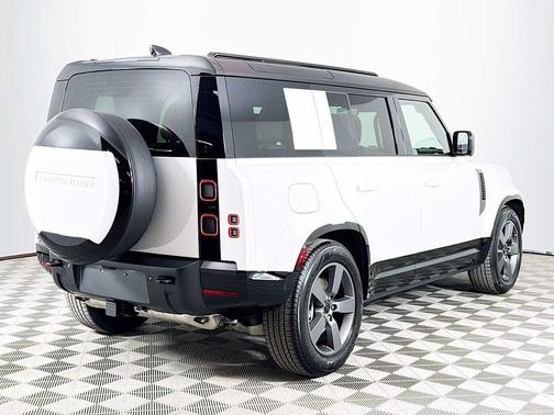 2026 Land Rover Defender P400 X-Dynamic SE