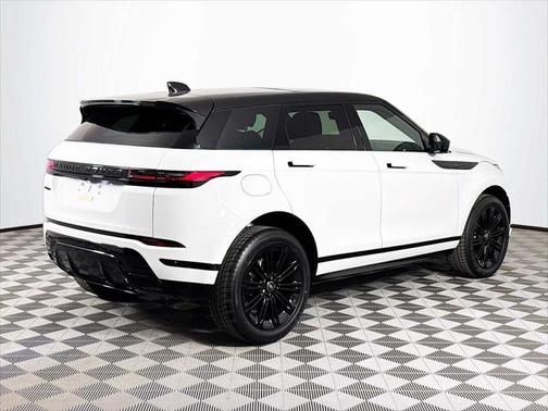 2026 Land Rover Range Rover Evoque Dynamic SE