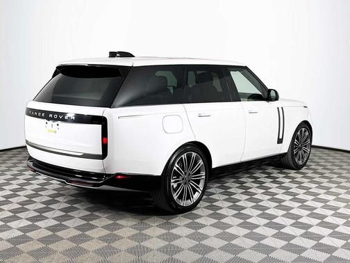 2025 Land Rover Range Rover P400 SE
