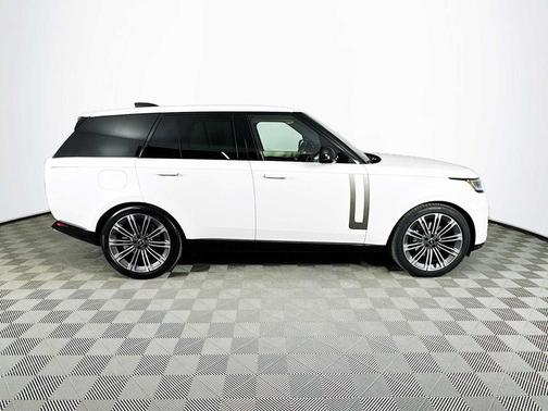 2025 Land Rover Range Rover P400 SE
