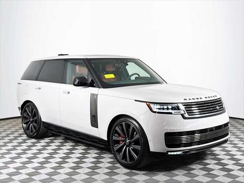 2025 Land Rover Range Rover P615 SV