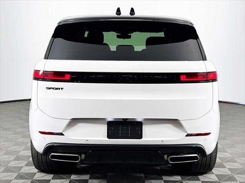 2025 Land Rover Range Rover Sport SE