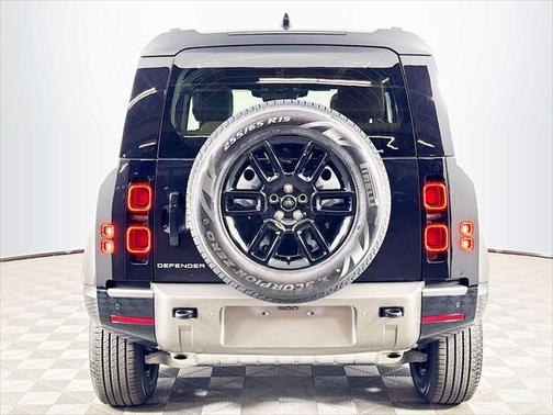 2025 Land Rover Defender 90 P400 X-Dynamic SE