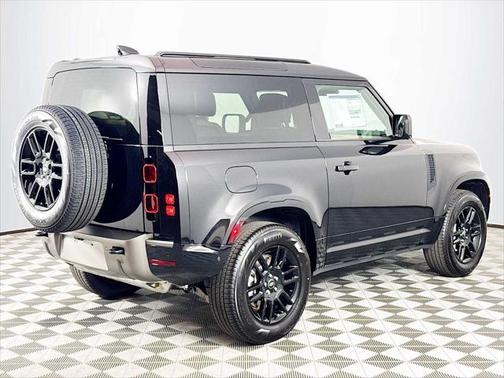 2025 Land Rover Defender 90 P400 X-Dynamic SE