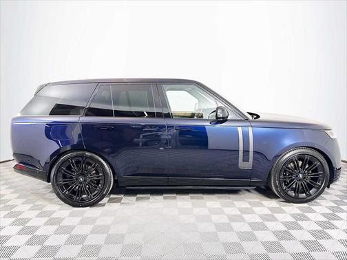 2025 Land Rover Range Rover P530 SE