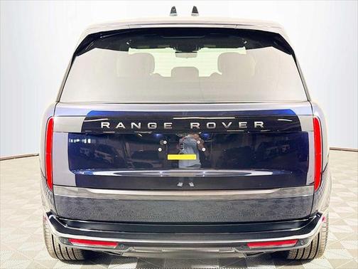 2025 Land Rover Range Rover P530 SE