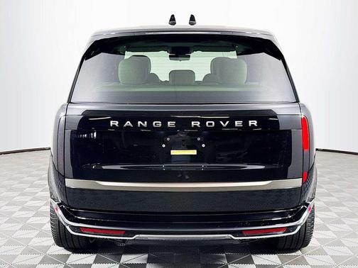 2025 Land Rover Range Rover P530 SE