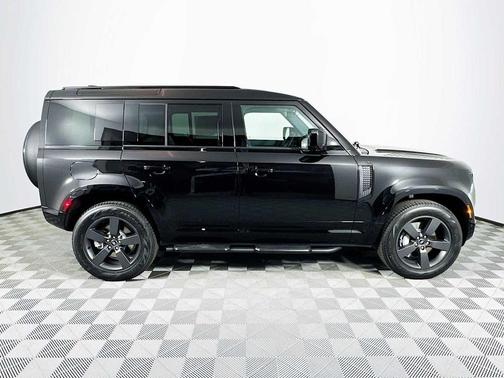 2025 Land Rover Defender 110 P400 X-Dynamic SE