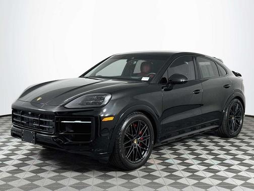 Chromite Black 2025 Porsche Cayenne GTS