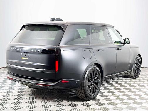 Obsidian Black Satin 2026 Land Rover Range Rover P400 SE