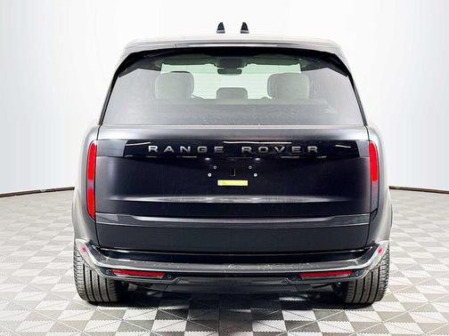 Obsidian Black Satin 2026 Land Rover Range Rover P400 SE