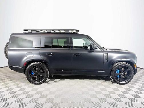 2023 Land Rover Defender 130 X-Dynamic SE