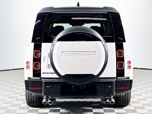2025 Land Rover Defender V8