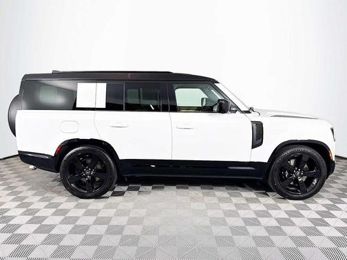 2025 Land Rover Defender V8