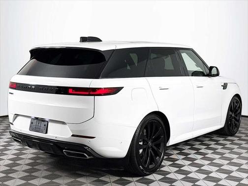 2025 Land Rover Range Rover Sport SE