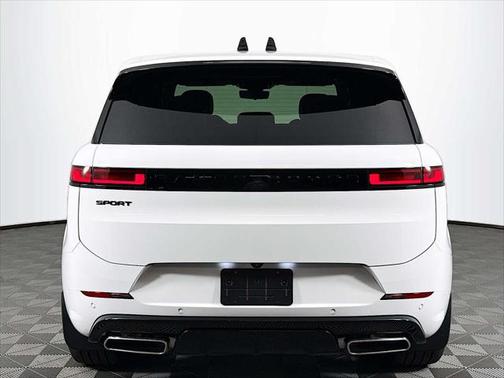 2025 Land Rover Range Rover Sport SE