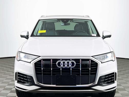 2023 Audi Q7 55 Premium
