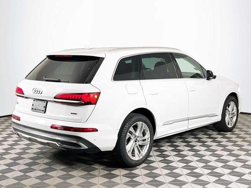 2023 Audi Q7 55 Premium