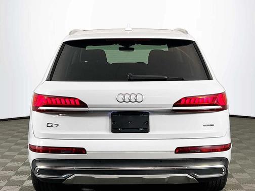 2023 Audi Q7 55 Premium