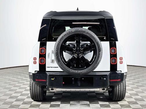 Fuji White 2026 Land Rover Defender P400 X-Dynamic SE