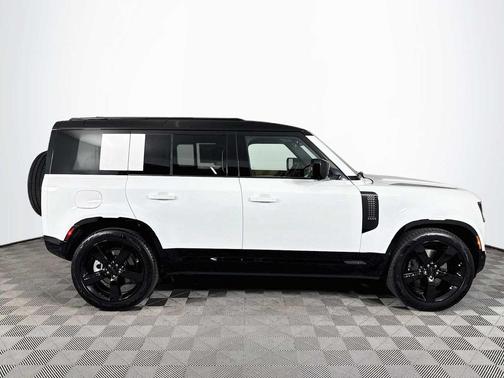Fuji White 2026 Land Rover Defender P400 X-Dynamic SE