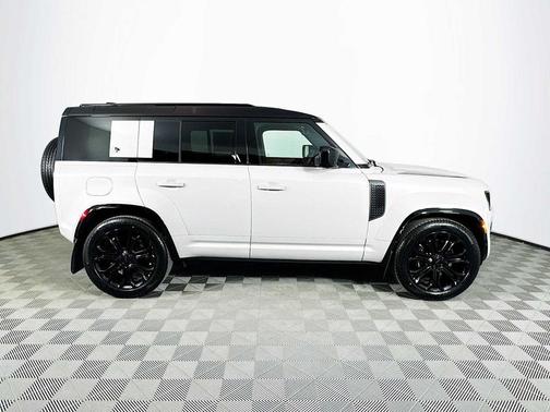 2026 Land Rover Defender P635 OCTA