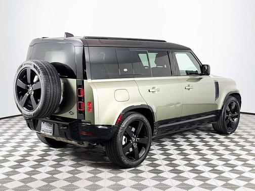 2023 Land Rover Defender 110 X-Dynamic SE