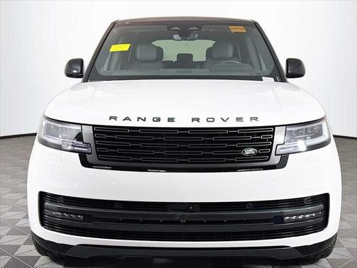 2025 Land Rover Range Rover P550e SE