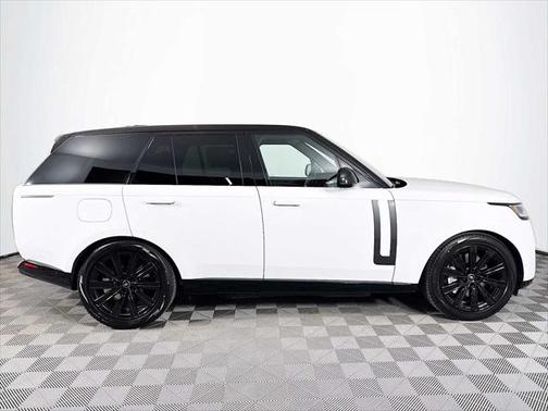 2025 Land Rover Range Rover P550e SE