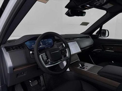 2025 Land Rover Range Rover P550e SE