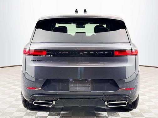2026 Land Rover Range Rover Sport SE