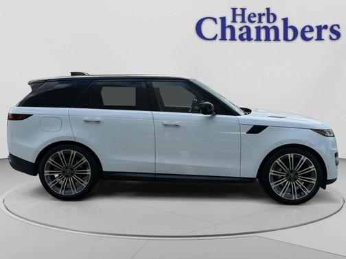 Fuji White 2024 Land Rover Range Rover Sport SE