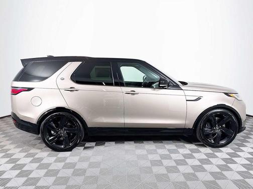 2025 Land Rover Discovery P360 Dynamic SE
