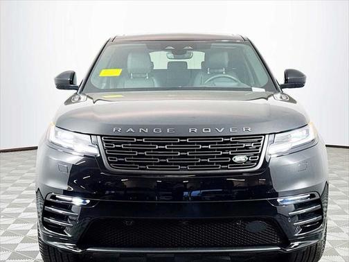 2026 Land Rover Range Rover Velar P250 SE R-Dynamic