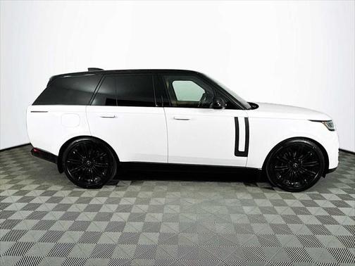 2025 Land Rover Range Rover P530 SE