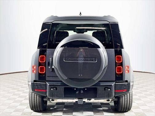 2025 Land Rover Defender 110 P400 X-Dynamic SE
