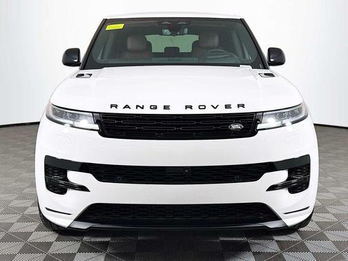 2026 Land Rover Range Rover Sport SE