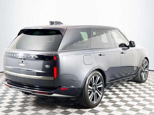 2023 Land Rover Range Rover P530 SE