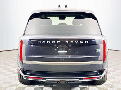 2023 Land Rover Range Rover P530 SE
