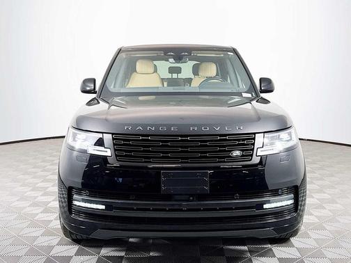 2025 Land Rover Range Rover P400 SE