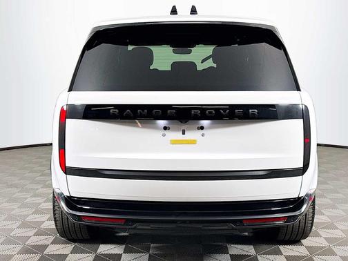 Fuji White 2026 Land Rover Range Rover P400 SE