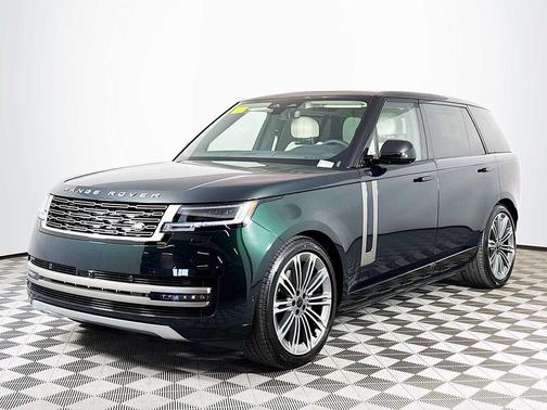 British Racing Green 2026 Land Rover Range Rover P400 SE 7 Seat