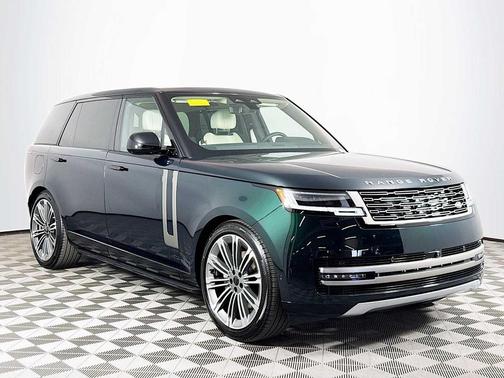 British Racing Green 2026 Land Rover Range Rover P400 SE 7 Seat