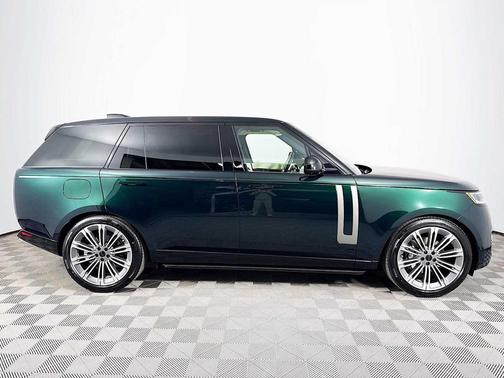 British Racing Green 2026 Land Rover Range Rover P400 SE 7 Seat