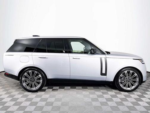 2025 Land Rover Range Rover P400 SE