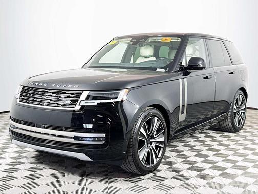 2026 Land Rover Range Rover P550e SE