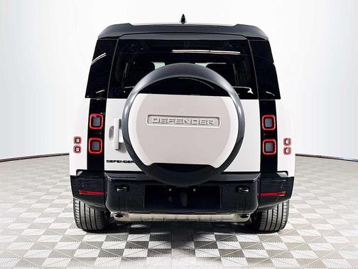 2026 Land Rover Defender P400 X-Dynamic SE