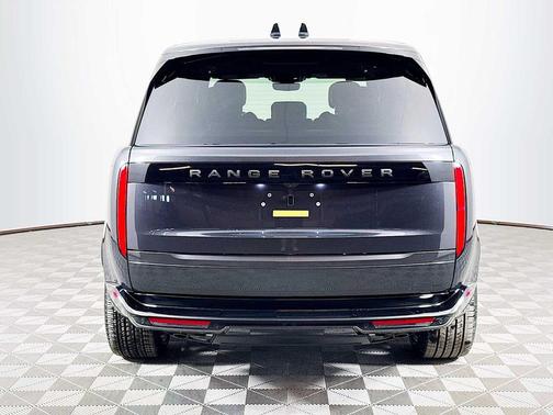 2026 Land Rover Range Rover P530 SE 7 Seat