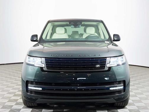 Belgravia Green Metallic 2024 Land Rover Range Rover P530 SE
